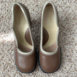 Size 10 Brown John Fluevog heels.